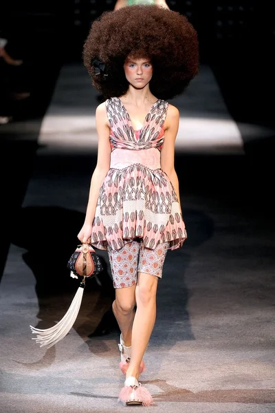 Look 15